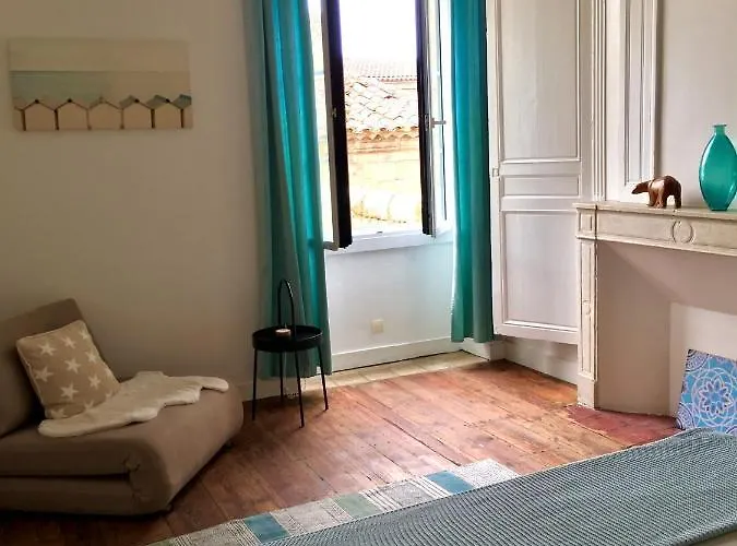 Maison De Maitre Elegia 카스티용 라 바타이유