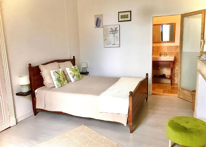 게스트하우스 Maison De Maitre Elegia 3*