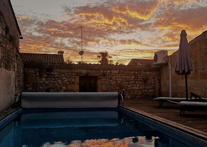 Maison De Maitre Elegia 3* 카스티용 라 바타이유